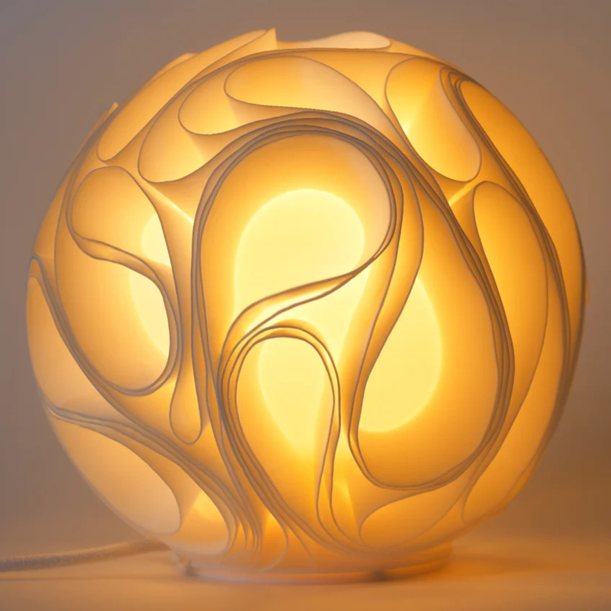 O1 Gravity Sculpted Lamp Leora – handcrafted designer table lamp, soft ambient light