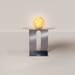 O1 Gravity Sculpted Lamp Leora