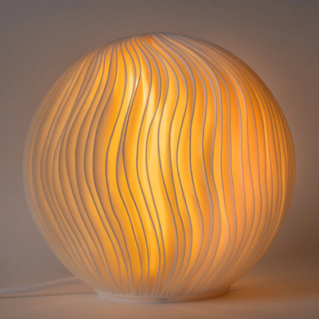 O5 Wind-Sculpted Lamp Leora – eco-friendly 3D-printed table lamp with soft ambient glow