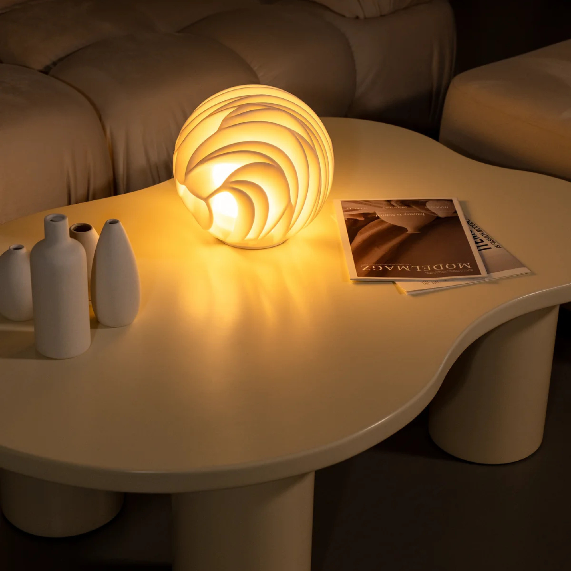 O6 Lava Sculpted Lamp Leora – eco-friendly 3D-printed lamp with warm ambient glow