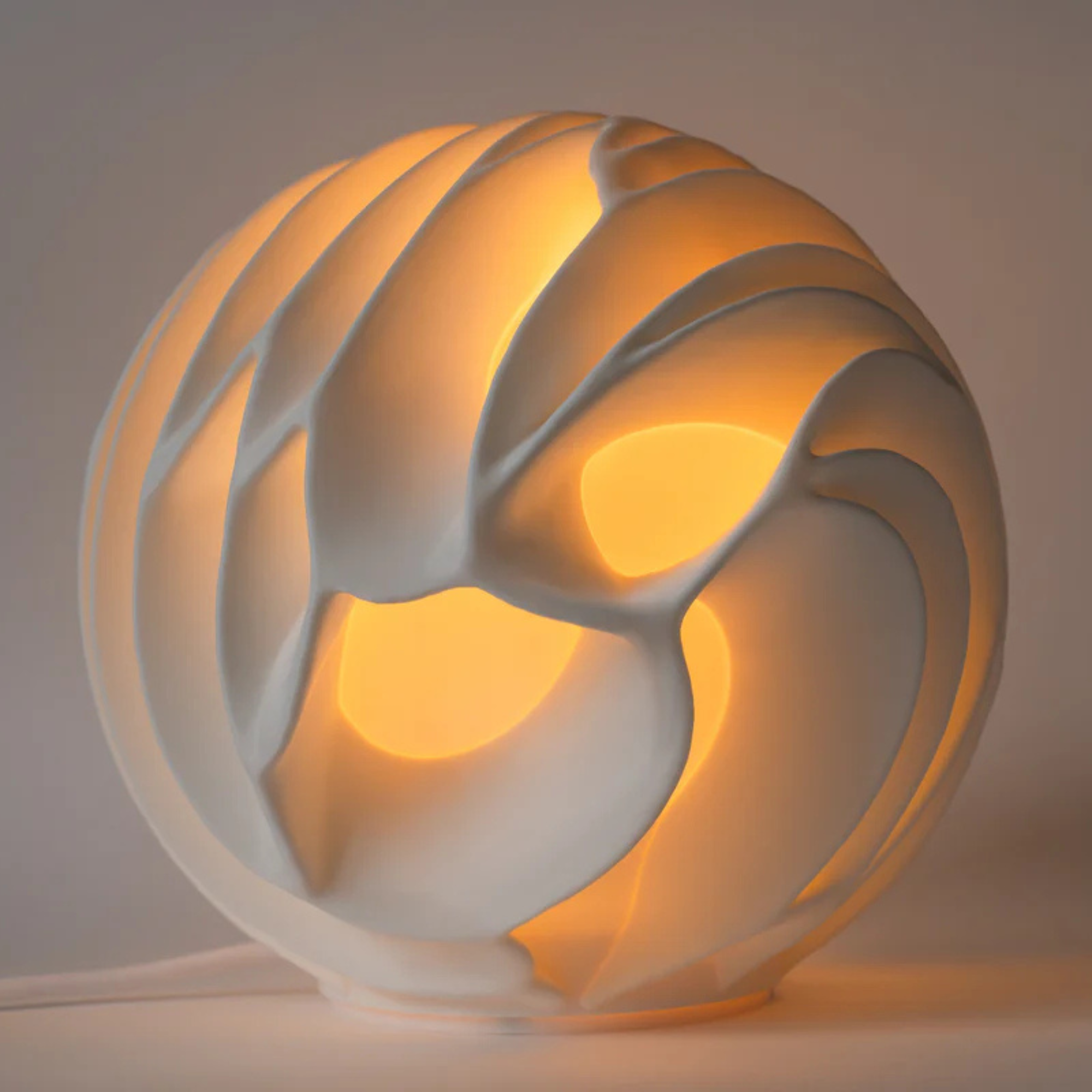 O6 Lava Sculpted Lamp Leora – handcrafted 3D-printed designer table lamp inspired by flowing lava forms